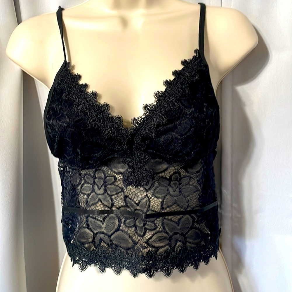 ❤️🤍💙 Black lace bralette